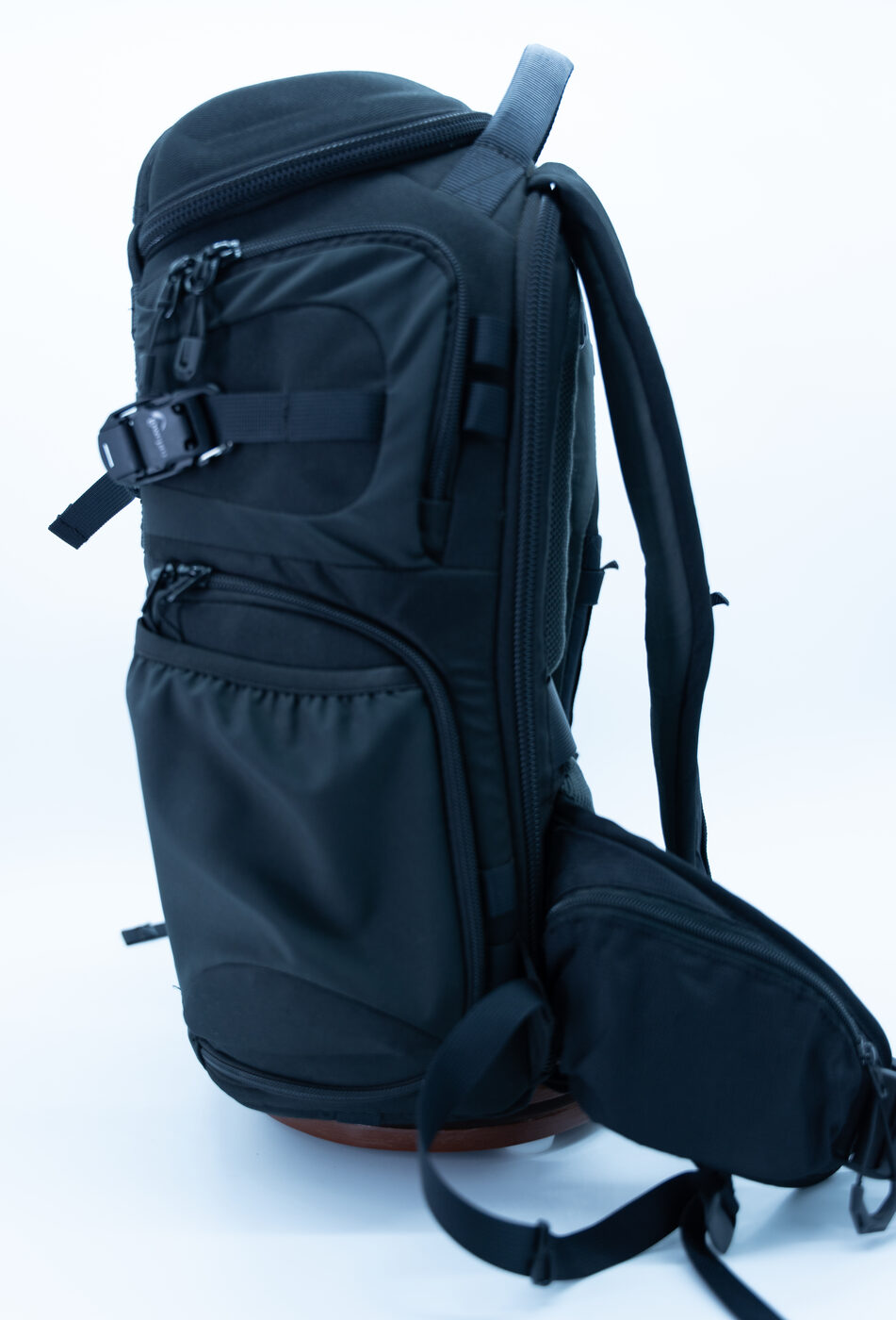Lowepro ProTactic BP 350 AW III — acceso trasero (pieza real en venta)