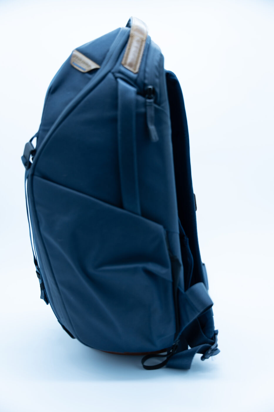 Peak Design Everyday Backpack Zip — espalda, correas (pieza real en venta)