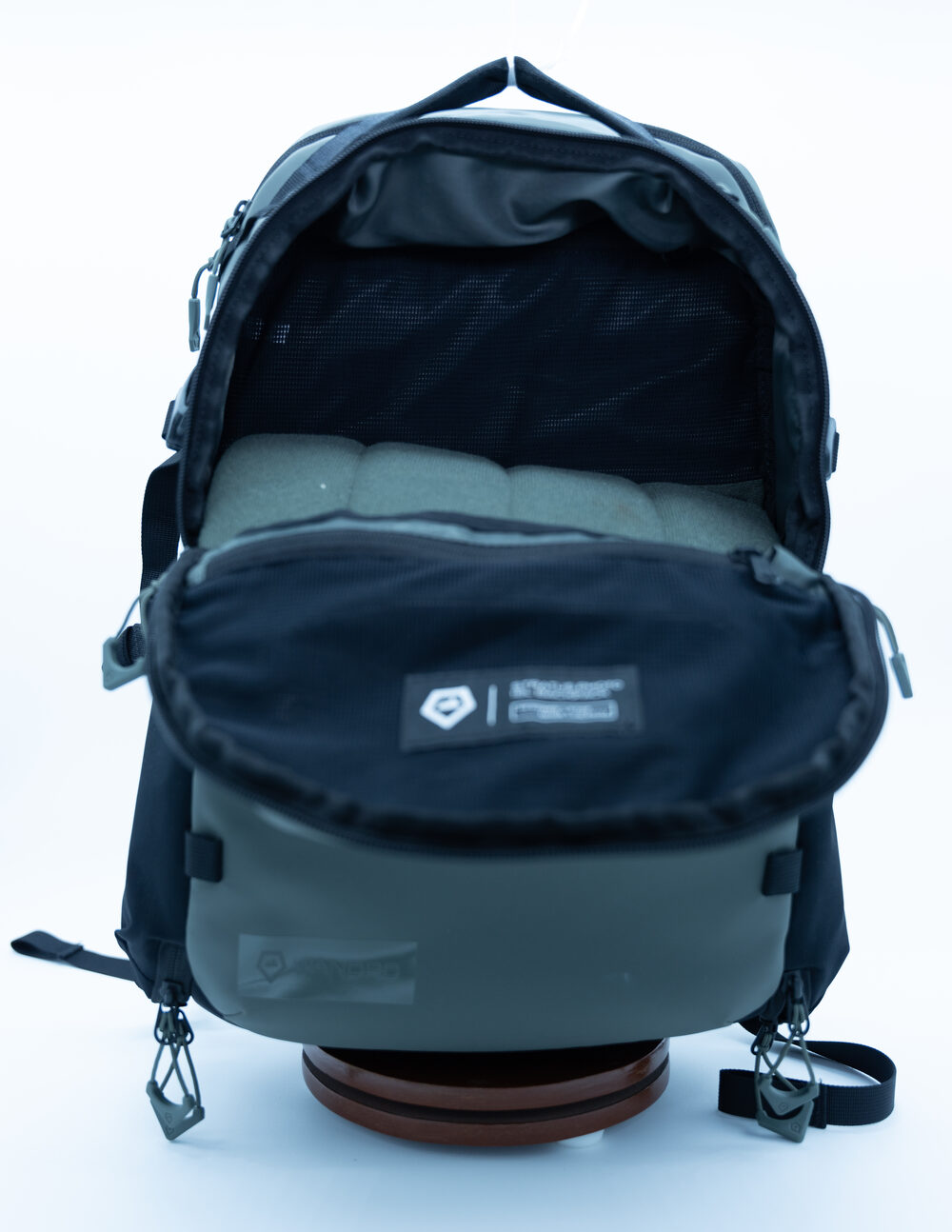 WANDRD Stratus Photo 18L — bolsillo frontal (pieza real en venta)